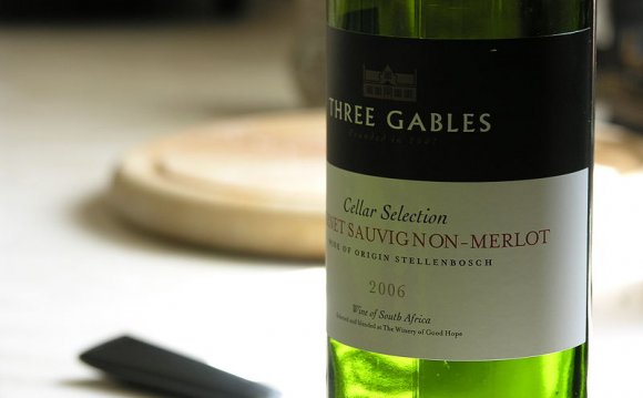 How to open a bottle of wine